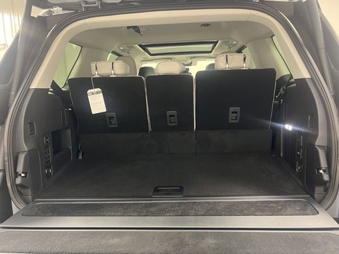 New 2025 Lincoln Navigator Reserve image 30