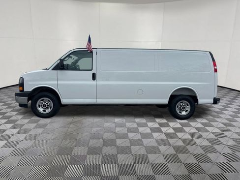 New 2026 GMC Savana 2500 Extended RWD image 2