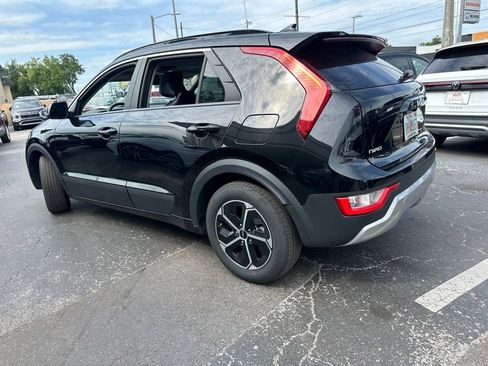 Used 2025 Kia Niro LX FWD image 4
