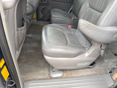 Used 2006 Toyota Sienna XLE Limited image 11