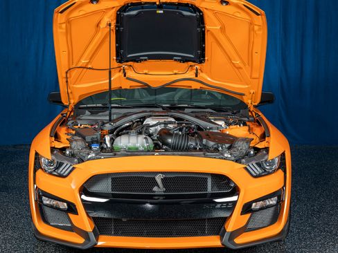 Used 2021 Ford Mustang Shelby GT500 w/ Carbon Fiber Track Pack image 34
