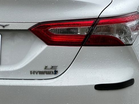 Used 2019 Toyota Camry LE image 12