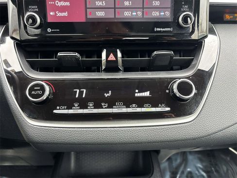 Used 2022 Toyota Corolla LE image 21