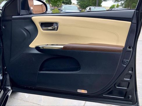 Used 2014 Toyota Avalon XLE Touring FWD image 23