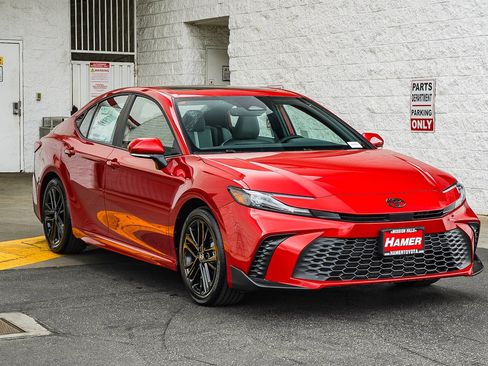 New 2026 Toyota Camry SE w/ Multimedia Upgrade Package FWD image 3