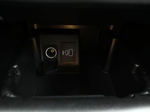 New 2025 Ford Explorer Active w/ Active Comfort Package image 17