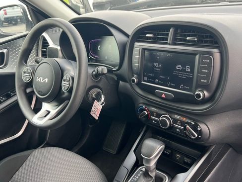 Used 2024 Kia Soul LX w/ Option Group 015 FWD image 18