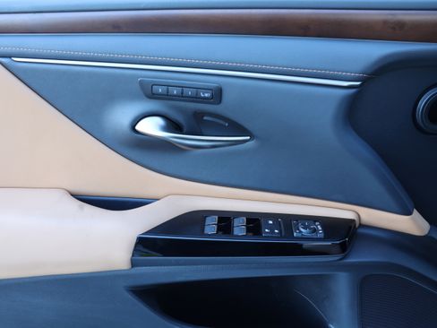 Used 2025 Lexus ES 350 Luxury w/ Technology Package image 12