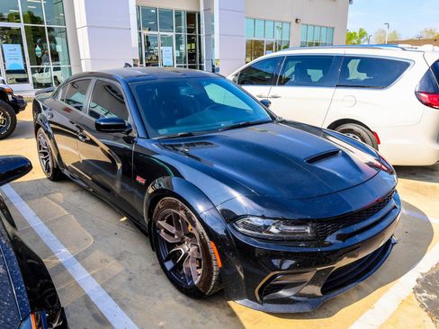 Used 2020 Dodge Charger Scat Pack image 2
