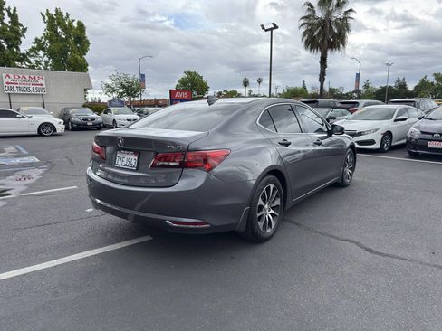 Used 2017 Acura TLX w/ Technology Package image 3