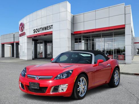 Used 2009 Saturn Sky Red Line image 2