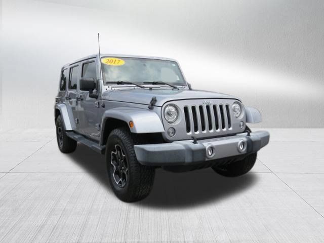Used 2017 Jeep Wrangler Unlimited Sahara w/ Dual Top Group AWD/4WD image 9