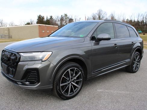 Certified 2025 Audi Q7 2.0T Premium Plus image 5