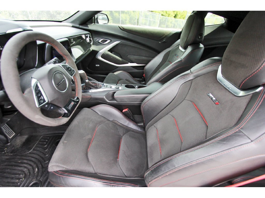 Used 2020 Chevrolet Camaro ZL1 RWD image 13