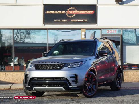 Used 2020 Land Rover Discovery Landmark image 1