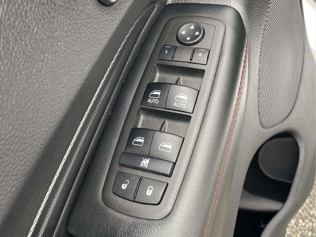 Used 2025 Dodge Durango GT RWD image 17