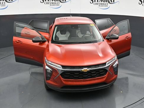 Certified 2024 Chevrolet Trax LS w/ Driver Confidence Package FWD image 34