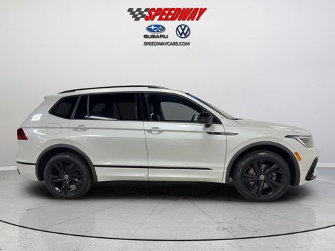 Certified 2023 Volkswagen Tiguan SE R-Line AWD/4WD image 4