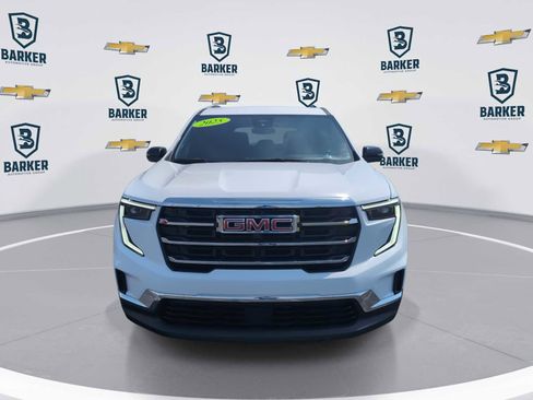 Used 2025 GMC Acadia Elevation FWD image 3