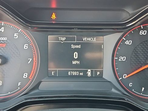 Used 2024 Chevrolet Trax RS w/ Sunroof Package FWD image 13