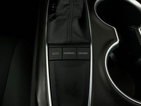 Used 2023 Toyota Camry LE image 21