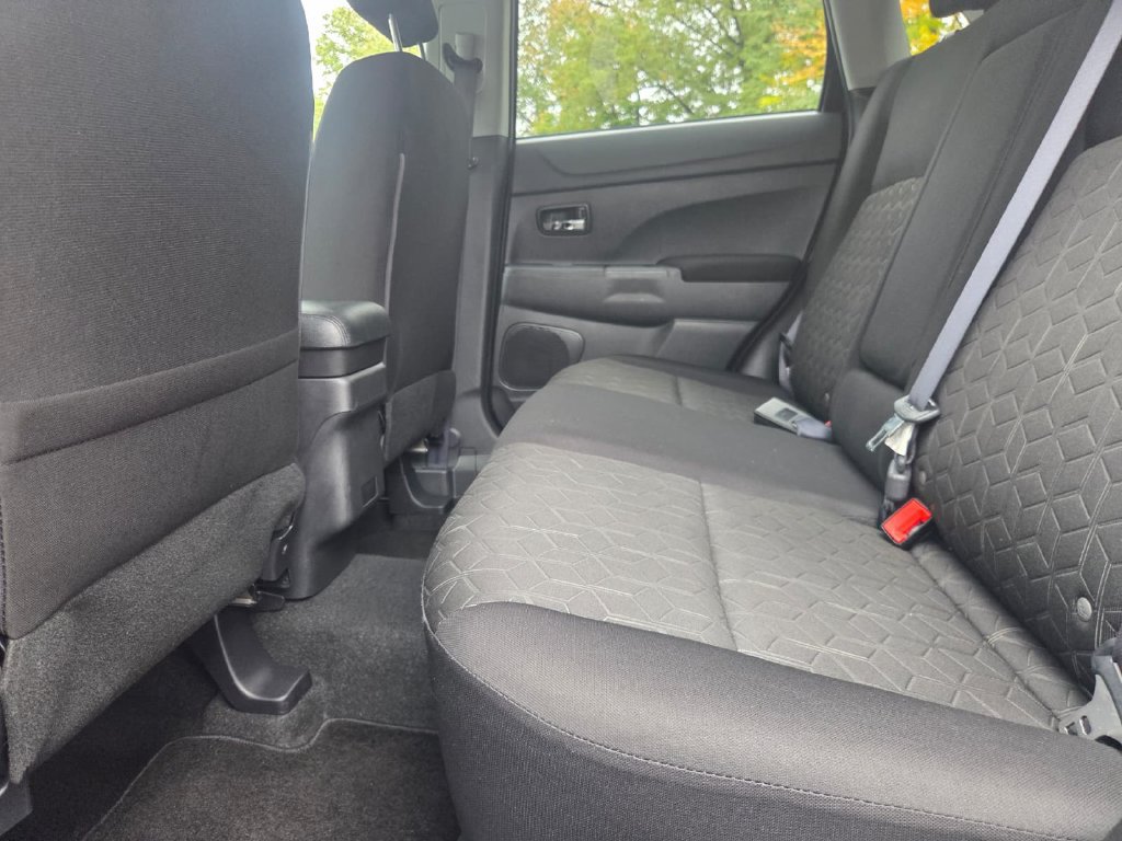 Used 2025 Mitsubishi Outlander Sport ES AWD/4WD image 15