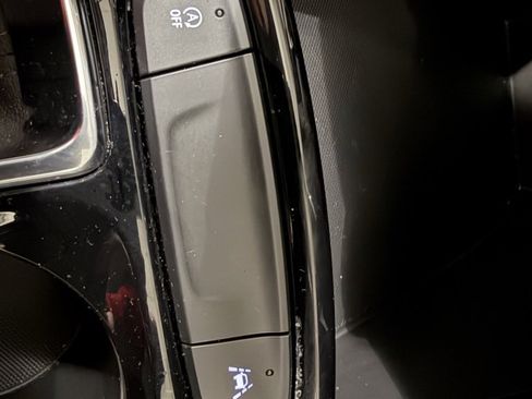 Used 2025 Chevrolet Trax LT w/ LT Convenience Package image 15