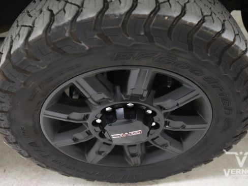 Used 2024 GMC Sierra 2500 AT4 w/ AT4 Premium Plus Package AWD/4WD image 32
