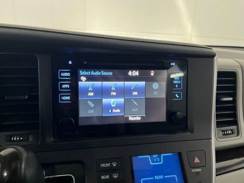 Used 2017 Toyota Sienna XLE image 61