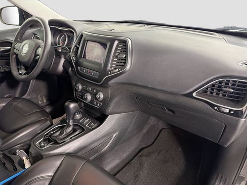 Used 2021 Jeep Cherokee Latitude Plus w/ Sun & Sound Group image 28