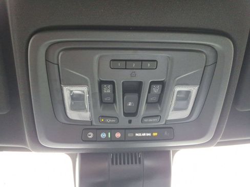 Used 2026 Chevrolet Silverado 1500 High Country AWD/4WD image 19