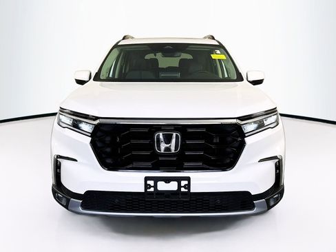 Used 2025 Honda Pilot Elite image 2
