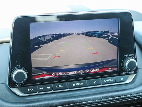Used 2023 Nissan Rogue S FWD image 23
