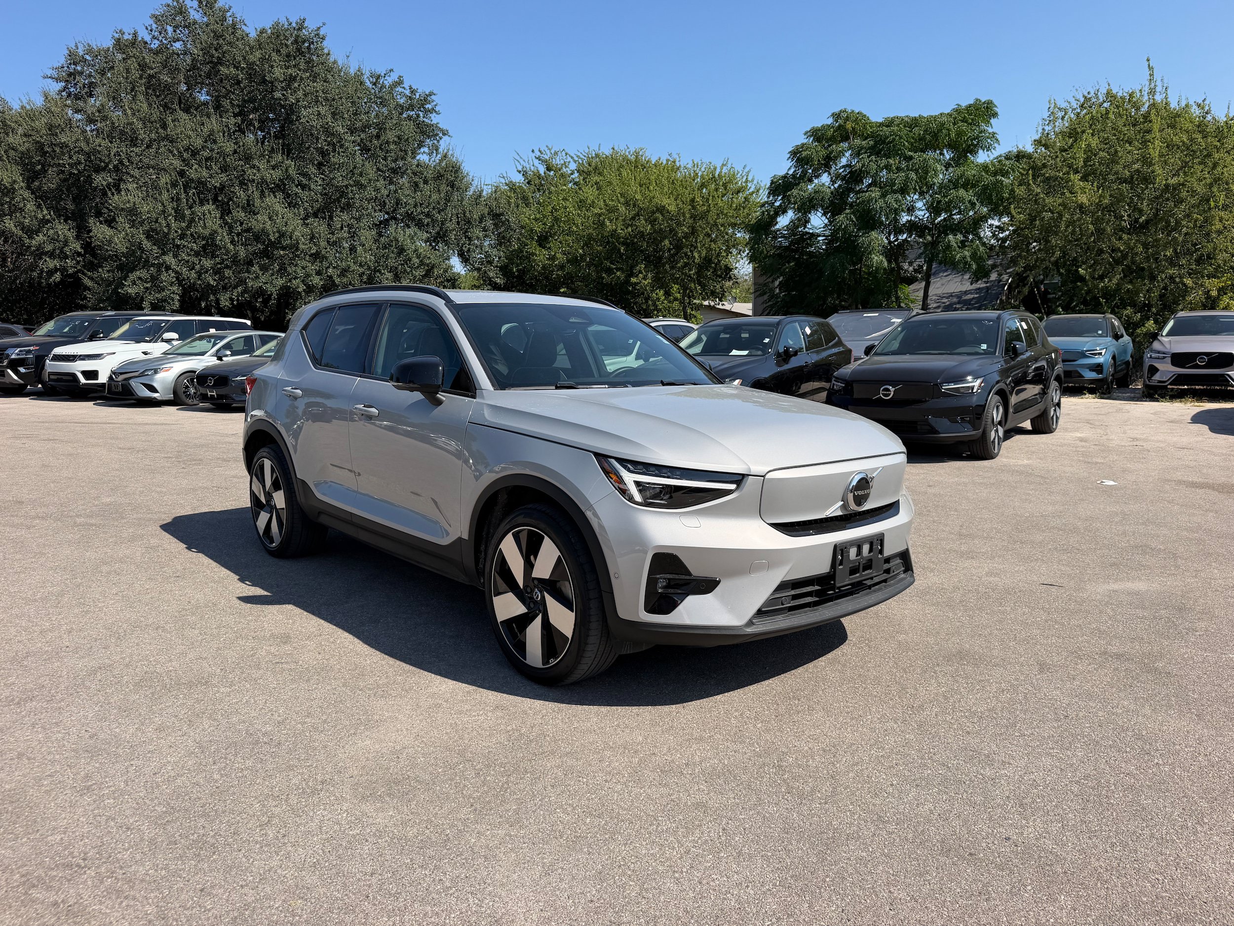 Certified 2023 Volvo XC40 Recharge Ultimate w/ Protection Package Premier AWD/4WD image 7