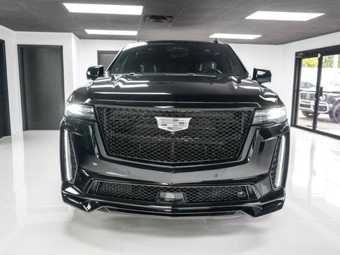 Used 2023 Cadillac Escalade V AWD/4WD image 3