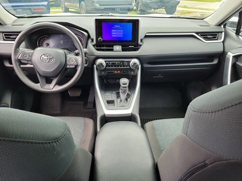 Used 2025 Toyota RAV4 XLE AWD/4WD image 16
