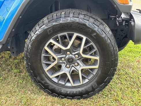 Used 2024 Jeep Wrangler Sahara image 4