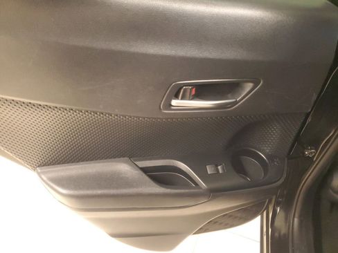 Used 2021 Toyota C-HR XLE image 13