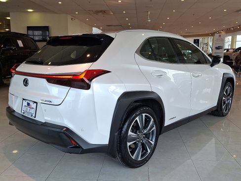 Used 2021 Lexus UX 250h w/ Premium Package image 7