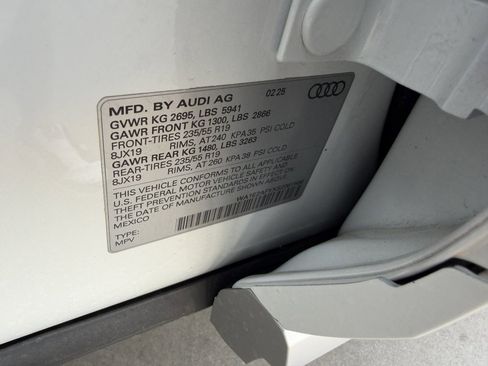 Used 2025 Audi Q5 e Premium Plus w/ Premium Plus Package AWD/4WD image 52