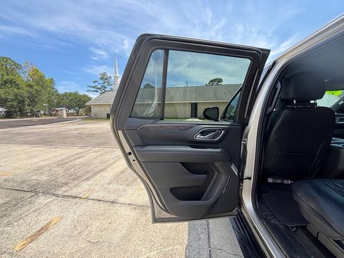 Used 2023 Chevrolet Tahoe LS RWD image 13