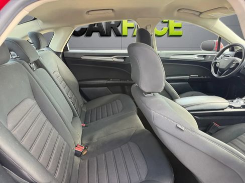 Used 2020 Ford Fusion SE FWD image 21
