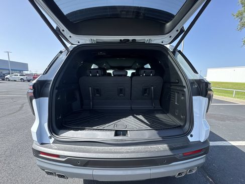 Used 2026 Chevrolet Traverse Z71 AWD/4WD image 25