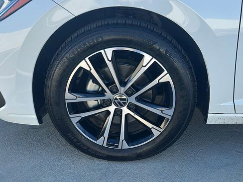 Used 2025 Volkswagen Jetta Sport image 6