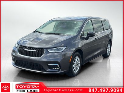 Used 2023 Chrysler Pacifica Touring-L