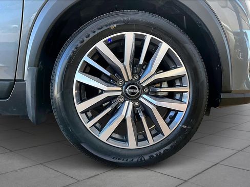 Certified 2024 Nissan Kicks SV image 10