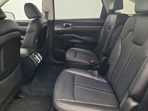 Used 2022 Kia Sorento SX image 18