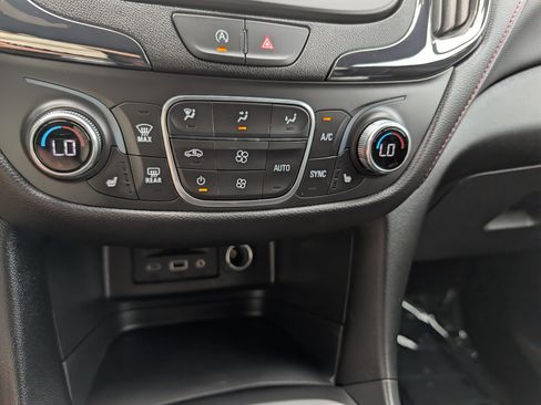 Used 2024 Chevrolet Equinox RS AWD/4WD image 32