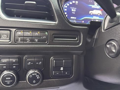 Used 2022 Chevrolet Tahoe Z71 w/ Z71 Off-Road Package image 18