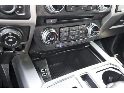 Used 2018 Ford F150 Platinum w/ Equipment Group 701A Luxury AWD/4WD image 24